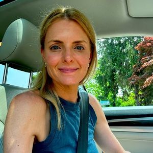 Meet your Posher, Caitlin